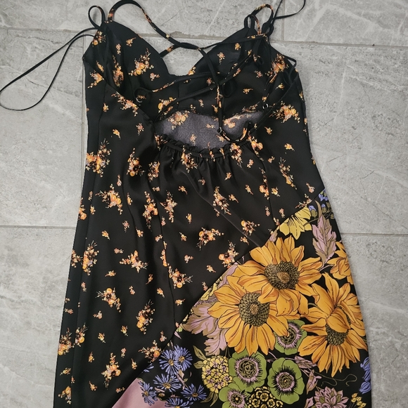 URBAN OUTFITTERS Samira Satin Slip Dress Black Floral Midi Size Medium - Picture 6 of 8